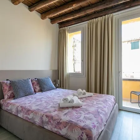 Residenza Subitosanto - Con Balconcino 