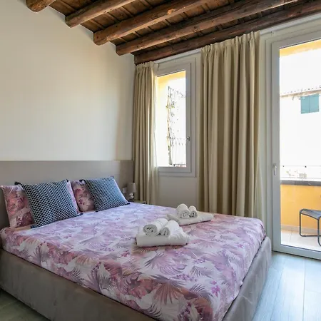Residenza Subitosanto - Con Balconcino 